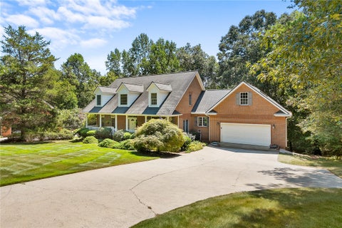 Photo of 123 Pinnacle Pointe Drive, Seneca, SC 29672 (MLS # 20305129)