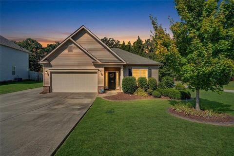 Photo of 100 Amherst Way, Easley, SC 29642 (MLS # 20301686)