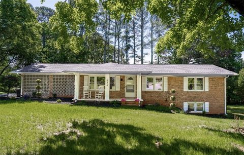 Photo of 634 Middle Park Drive, Seneca, SC 29672 (MLS # 20301311)