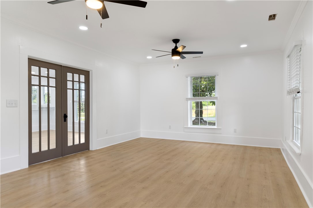 701 S Townville Street, Seneca, South Carolina image 6