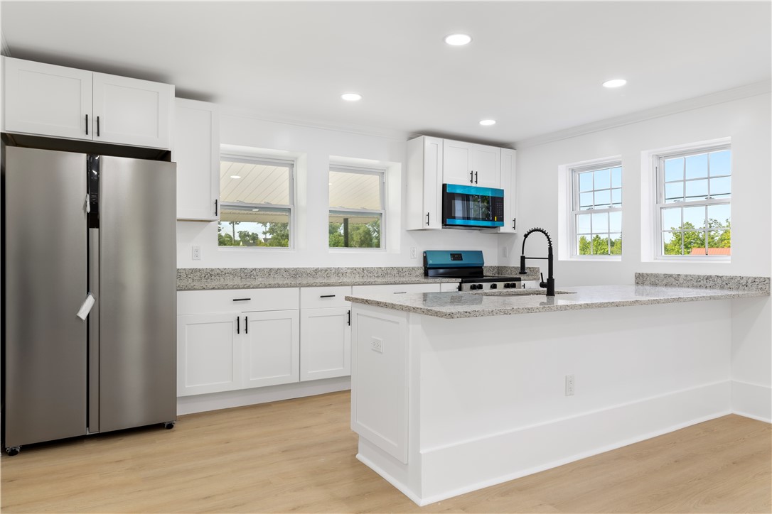 701 S Townville Street, Seneca, South Carolina image 2