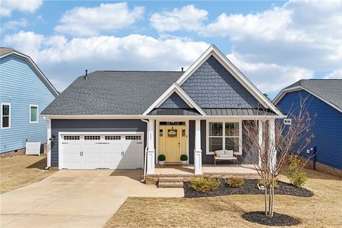 Photo of 205 Daystrom Drive, Greer, SC 29651 (MLS # 20298485)