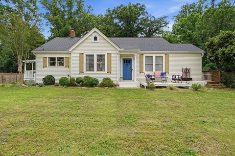 Photo of 205 Myrtle Avenue, Belton, SC 29627 (MLS # 20301109)