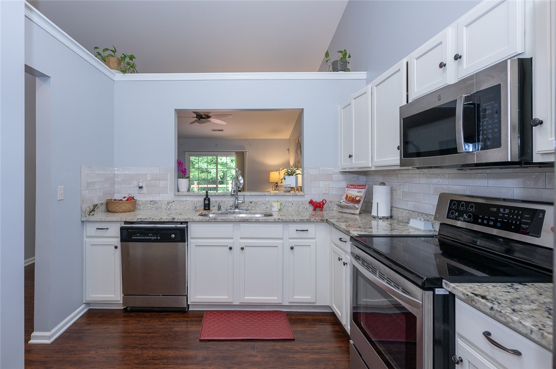 206 Manhassett Court, Greenville, South Carolina image 6