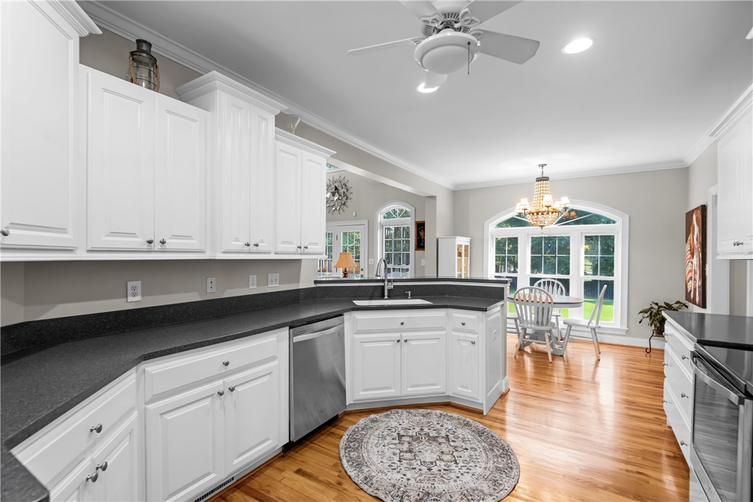 Anderson, South Carolina 29621, United States, 4 Bedrooms Bedrooms, ,3 BathroomsBathrooms,Residential,Pending,210673