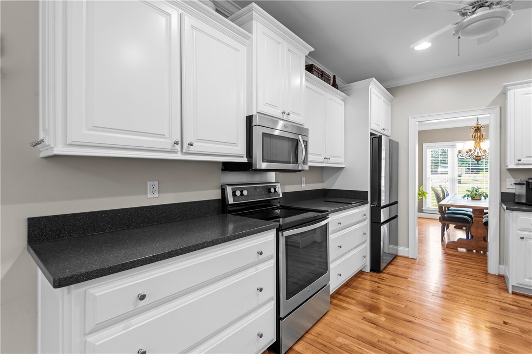 Anderson, South Carolina 29621, United States, 4 Bedrooms Bedrooms, ,3 BathroomsBathrooms,Residential,Pending,210673