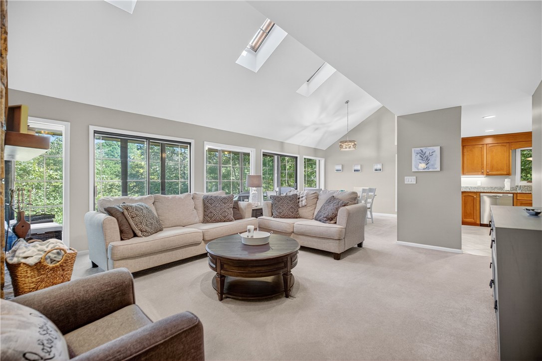 Salem, South Carolina 29676, United States, 3 Bedrooms Bedrooms, ,4 BathroomsBathrooms,Residential,Active,203973