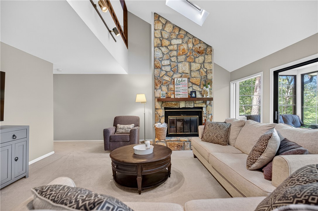 Salem, South Carolina 29676, United States, 3 Bedrooms Bedrooms, ,4 BathroomsBathrooms,Residential,Active,203973