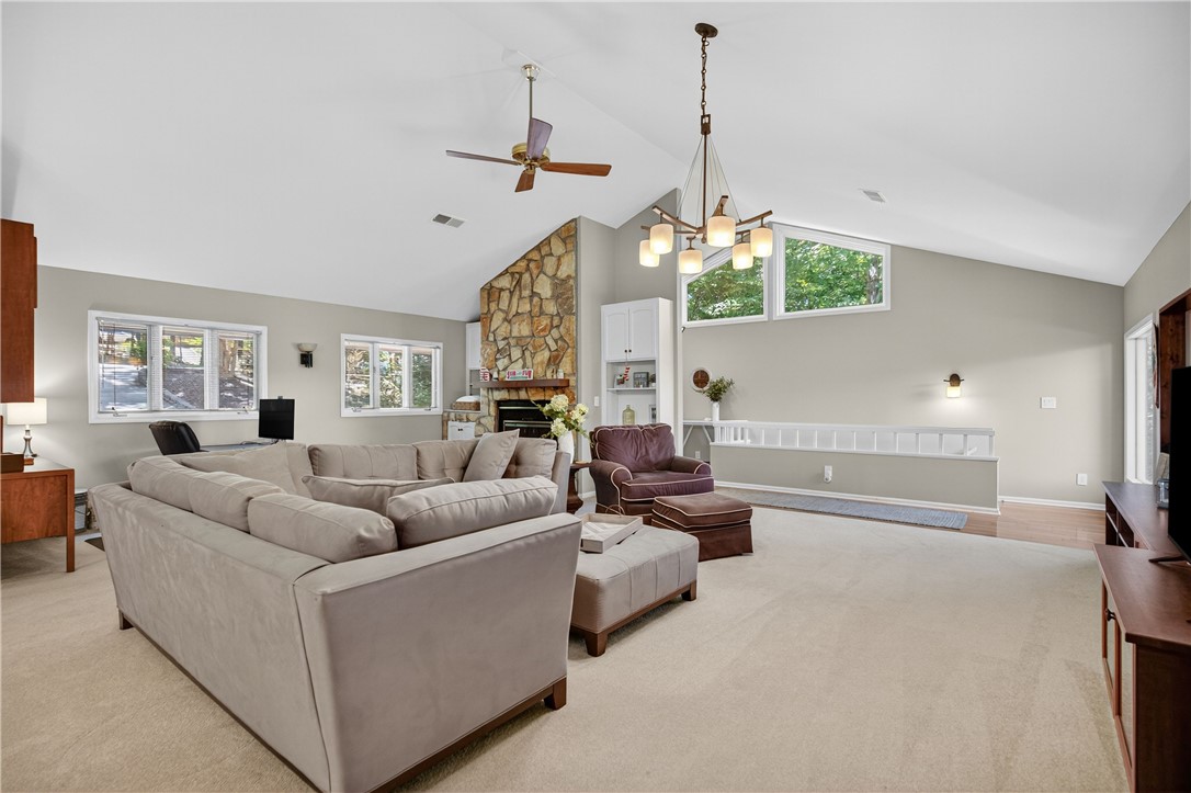 Salem, South Carolina 29676, United States, 3 Bedrooms Bedrooms, ,4 BathroomsBathrooms,Residential,Active,203973