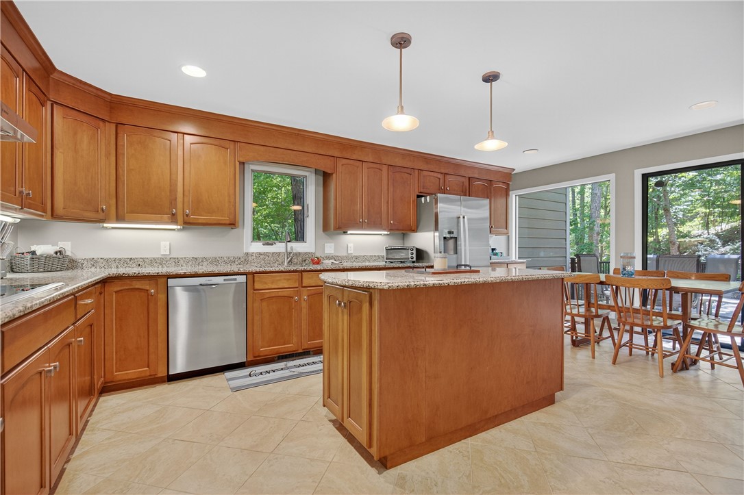 Salem, South Carolina 29676, United States, 3 Bedrooms Bedrooms, ,4 BathroomsBathrooms,Residential,Active,203973