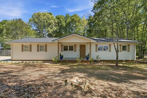 Photo of 501 Hickory Lane, Pendleton, SC 29670 (MLS # 20299734)
