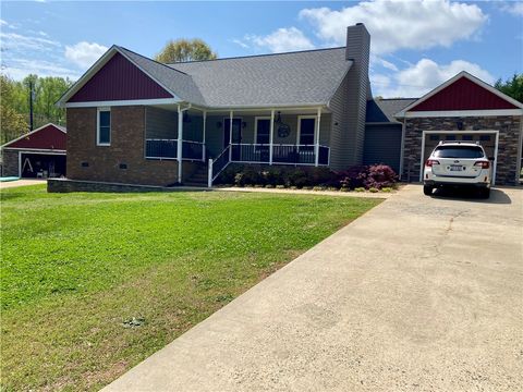 Photo of 210 Twin Lakes Drive, Anderson, SC 29621 (MLS # 20299311)