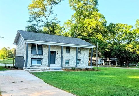 Photo of 3625 Dobbins Bridge Road, Anderson, SC 29626 (MLS # 20301156)