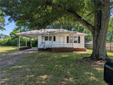 Photo of 121 Welborn Circle, Easley, SC 29642 (MLS # 20301386)