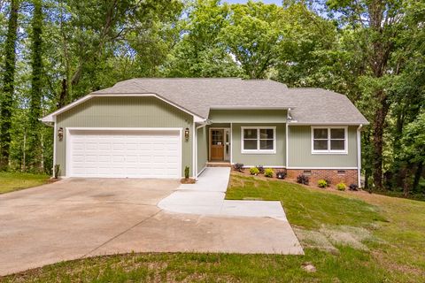 Photo of 201 Shore Drive, Anderson, SC 29625 (MLS # 20301046)