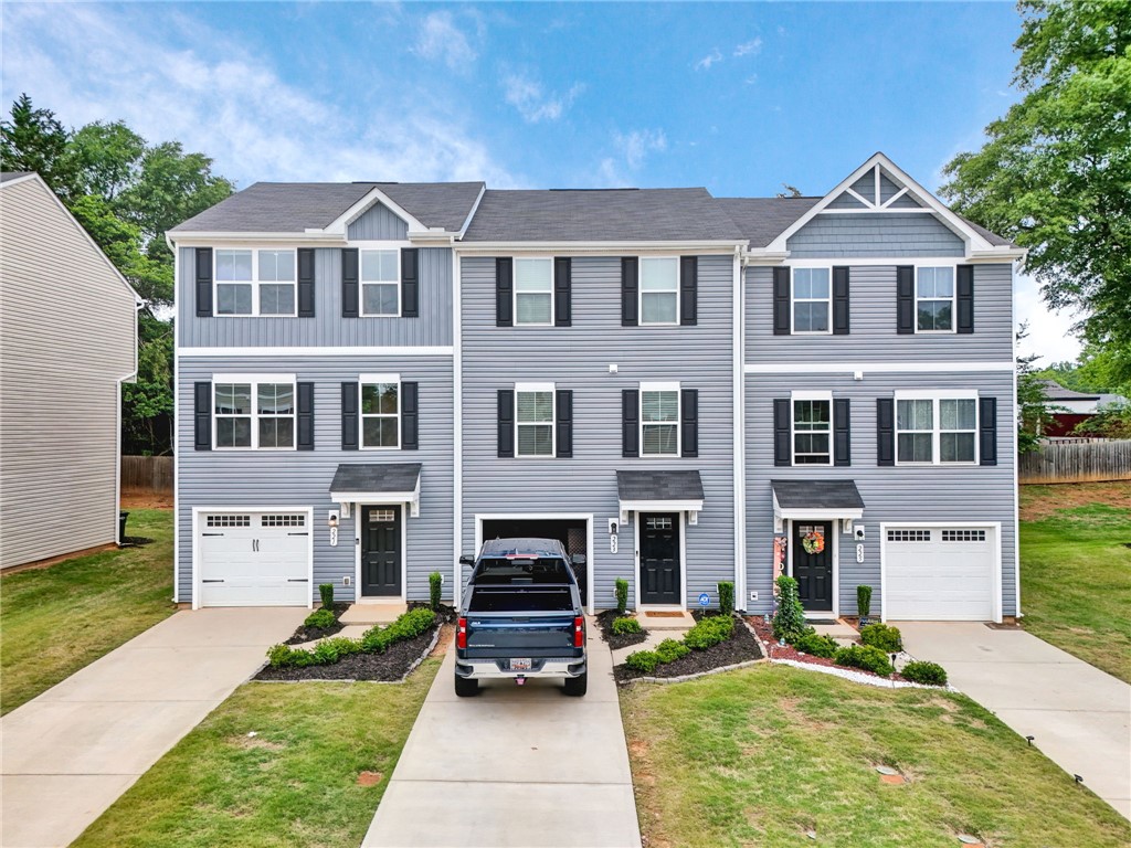 221 Brooklane Court, Easley, SC Home for Sale 2 221 Brooklane Court