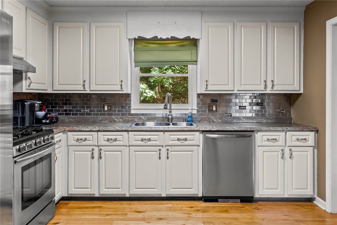 Anderson, South Carolina 29625, United States, 3 Bedrooms Bedrooms, ,2 BathroomsBathrooms,Residential,Active,161225