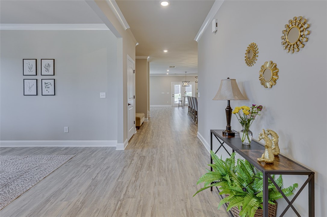 709 Whitemarsh Avenue, Simpsonville, South Carolina image 2