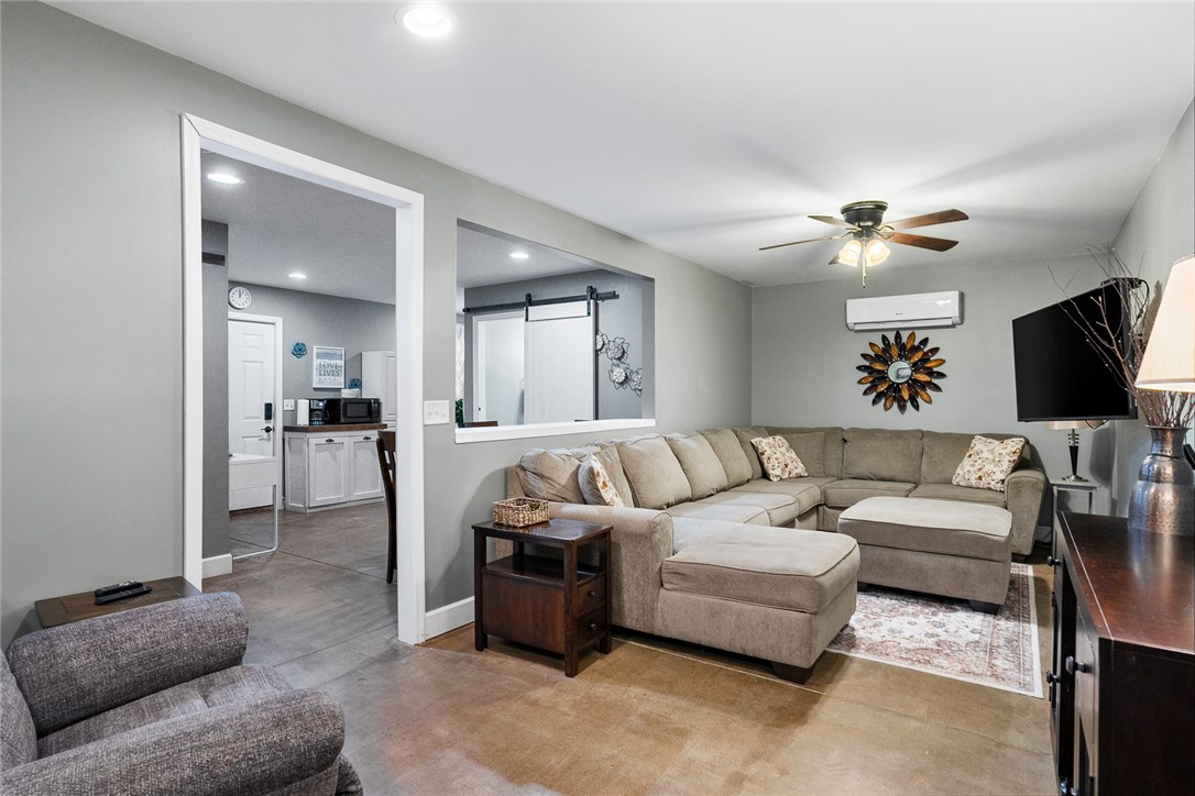 Anderson, South Carolina 29625, United States, 5 Bedrooms Bedrooms, ,4 BathroomsBathrooms,Residential,Active,253624