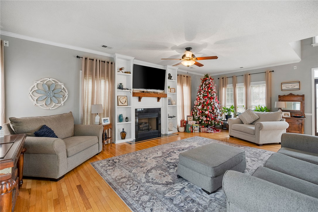 Anderson, South Carolina 29625, United States, 5 Bedrooms Bedrooms, ,4 BathroomsBathrooms,Residential,Active,253624