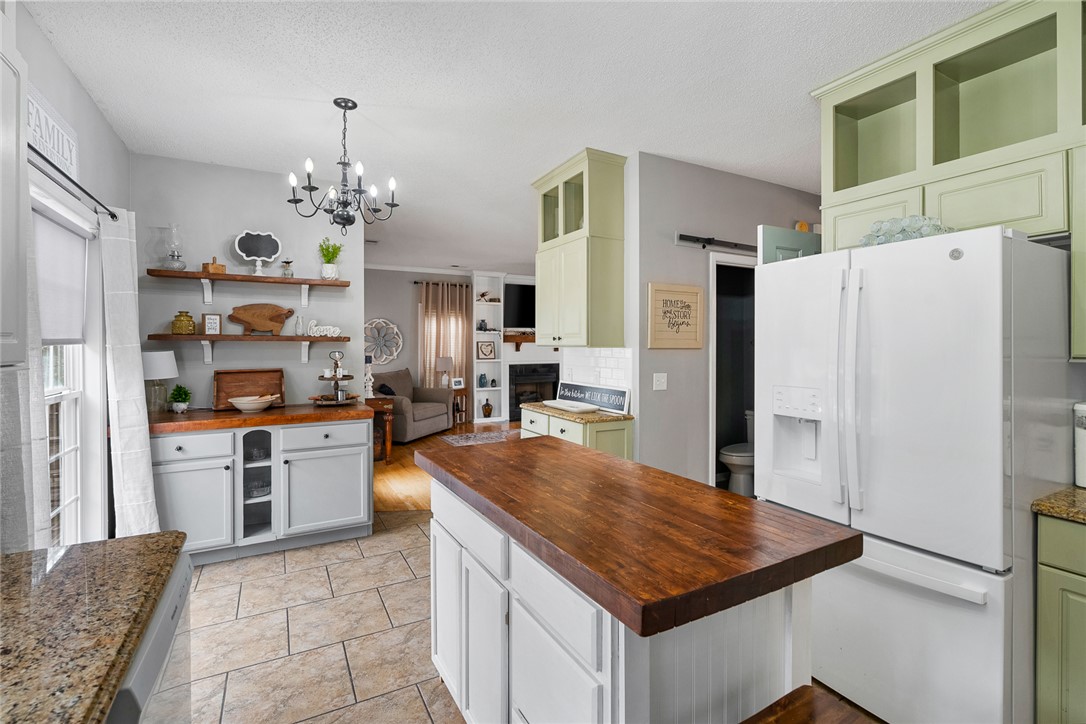 Anderson, South Carolina 29625, United States, 5 Bedrooms Bedrooms, ,4 BathroomsBathrooms,Residential,Active,253624