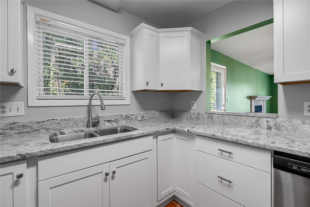 Anderson, South Carolina 29625, United States, 3 Bedrooms Bedrooms, ,2 BathroomsBathrooms,Residential,Pending,212006