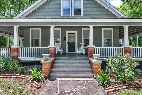 Photo of 205 W Mauldin Street, Walhalla, SC 29691 (MLS # 20301721)