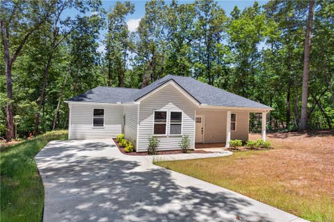 Homes For Sale - 152 Quail Hollow Circle<br/> Oconee County, Westminster, SC 29693
