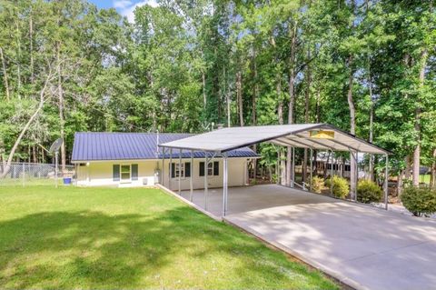 Photo of 664 N Port Bass Drive, Fair Play, SC 29643 (MLS # 20296937)