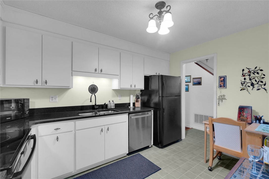11 Essex Drive 11 and 12, Clemson, SC Home for Sale 3 11 Essex Drive 11 and 12