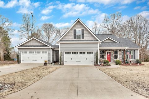 Photo of 160 Inlet Pointe Drive, Anderson, SC 29625 (MLS # 20297195)