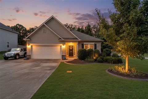 Homes For Sale - 100 Amherst Way<br/> Easley, SC 29642