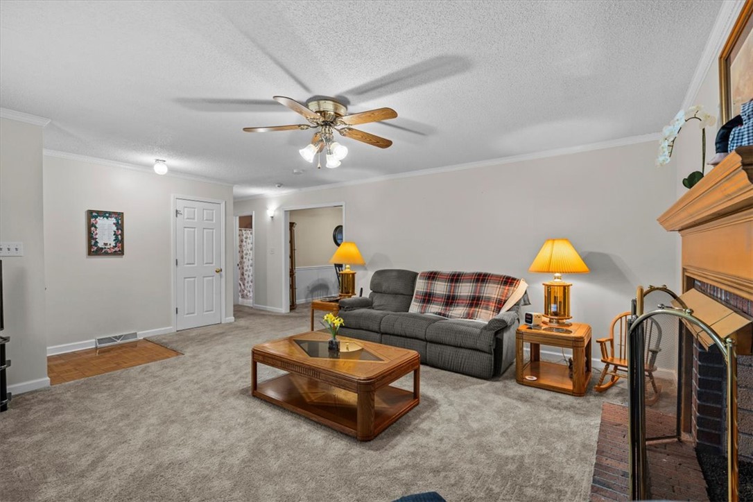 Piedmont, South Carolina 29673, United States, 4 Bedrooms Bedrooms, ,3 BathroomsBathrooms,Residential,Active,239903