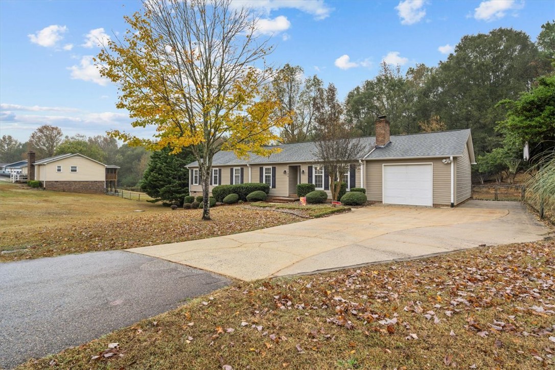 Piedmont, South Carolina 29673, United States, 4 Bedrooms Bedrooms, ,3 BathroomsBathrooms,Residential,Active,239903