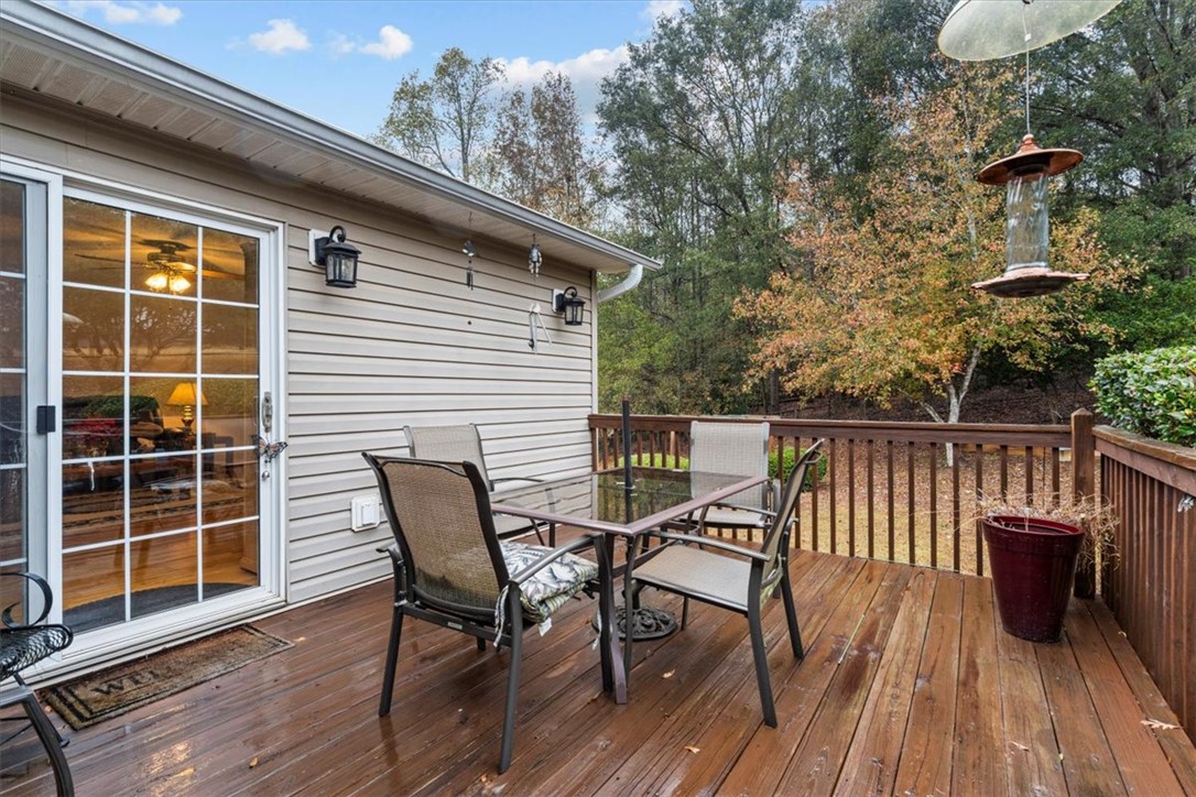 Piedmont, South Carolina 29673, United States, 4 Bedrooms Bedrooms, ,3 BathroomsBathrooms,Residential,Active,239903