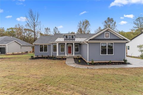 Photo of 533 Sixteenth Circle, Walhalla, SC 29691 (MLS # 20294694)