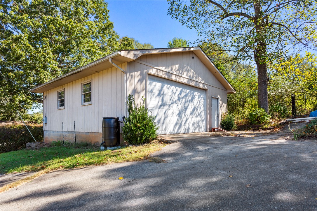 136 Hillside Drive, Westminster, South Carolina image 4