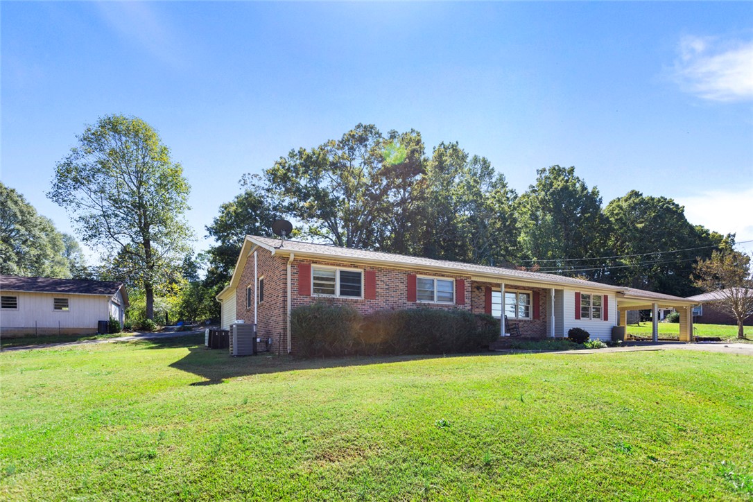 136 Hillside Drive, Westminster, South Carolina image 3