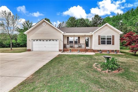 Photo of 632 Hunters Lane, Anderson, SC 29625 (MLS # 20300092)