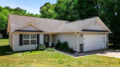 Photo of 305 Ramsey Road, Anderson, SC 29621 (MLS # 20300871)
