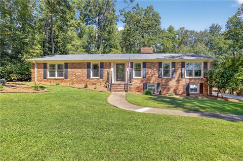 Photo of 147 Hillbrook Drive, Spartanburg, SC 29307 (MLS # 20295627)