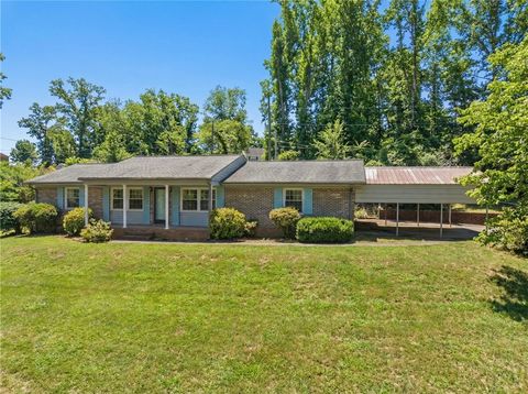 Photo of 460 Carrol Lane, Pickens, SC 29671 (MLS # 20295793)