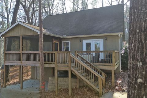 Photo of 49 Currahee Point, Toccoa, GA 30577 (MLS # 20295468)