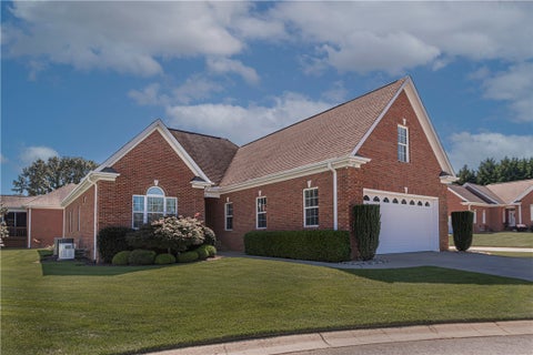 Townhouse For Sale - 2 Hartsfield Estates<br/> Easley, SC 29642