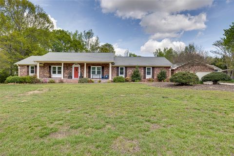 Photo of 714 Highway 17, Piedmont, SC 29673 (MLS # 20299532)