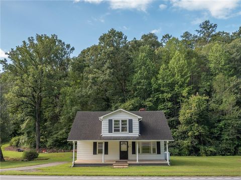 Photo of 4273 Geer Highway, Marietta, SC 29661 (MLS # 20295939)