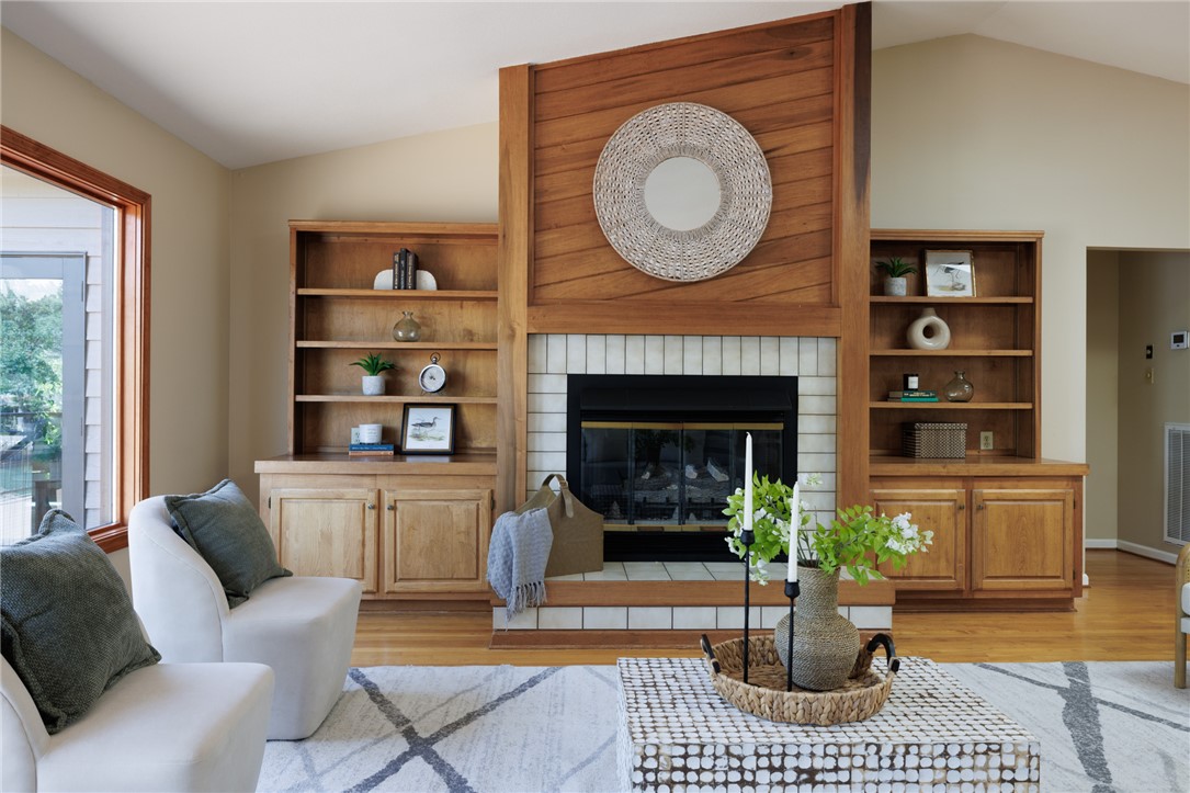 Seneca, South Carolina 29672, United States, 4 Bedrooms Bedrooms, ,4 BathroomsBathrooms,Residential,Pending,161397