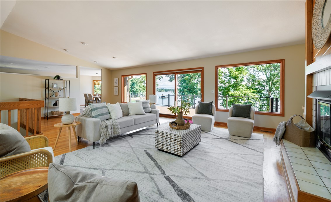 Seneca, South Carolina 29672, United States, 4 Bedrooms Bedrooms, ,4 BathroomsBathrooms,Residential,Pending,161397