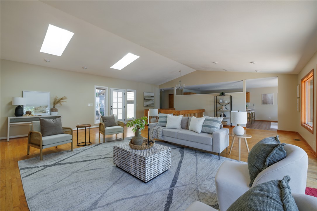 Seneca, South Carolina 29672, United States, 4 Bedrooms Bedrooms, ,4 BathroomsBathrooms,Residential,Pending,161397