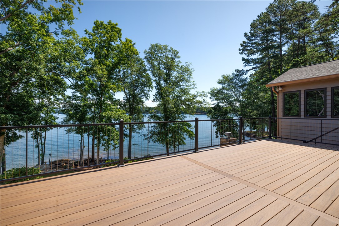 Seneca, South Carolina 29672, United States, 4 Bedrooms Bedrooms, ,4 BathroomsBathrooms,Residential,Pending,161397